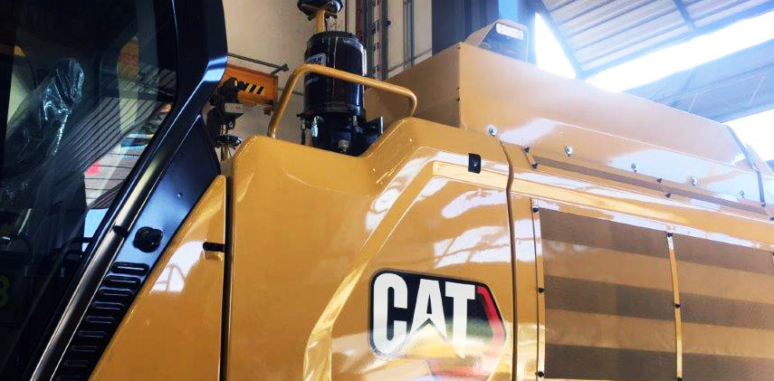 Automatic Lubrication System Installation on a Cat 345, by Amet Industries